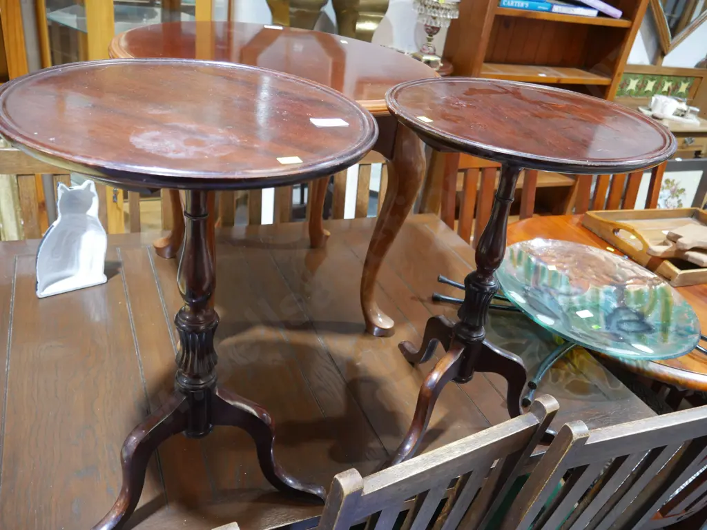 2 wine tables Image 1++