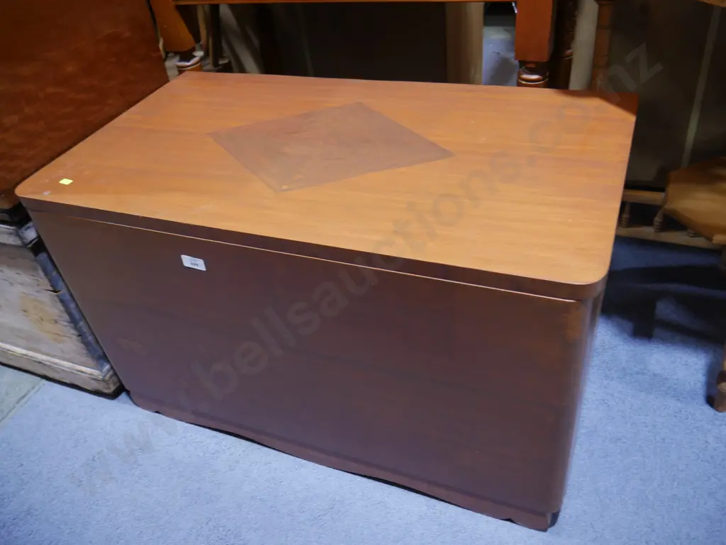 Wooden trunk Image 1++