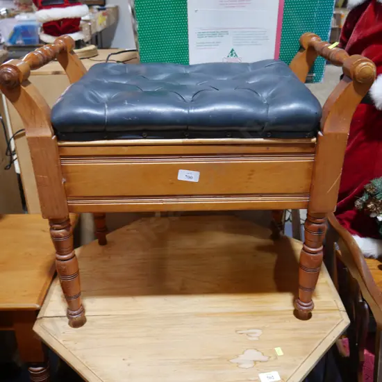 Piano stool