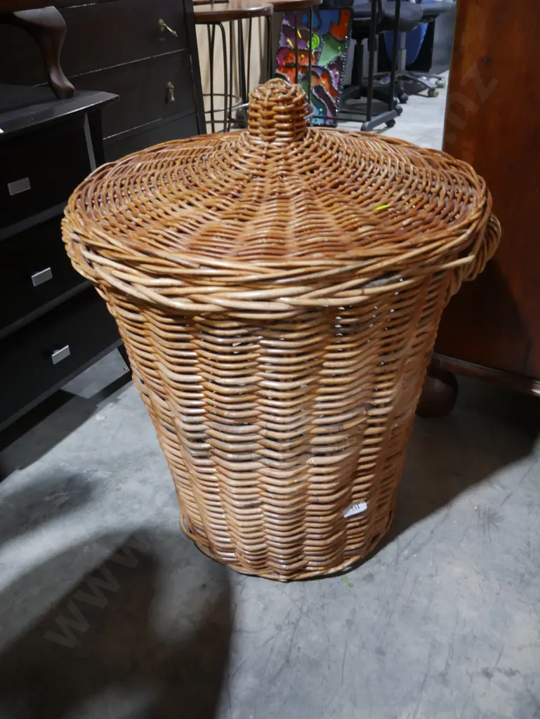 Laundry basket Image 1++