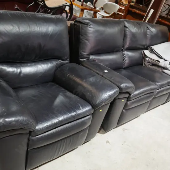 Two-piece leather lounge suite
