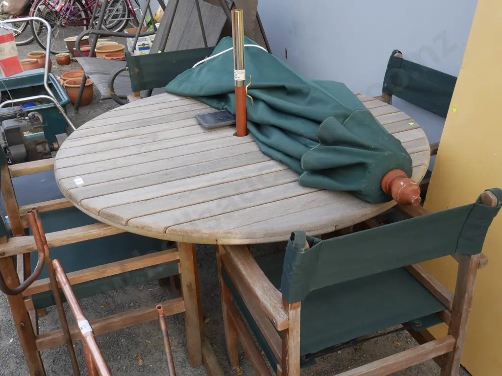 Outdoor table, 4 chairs and umbrella Image 1++