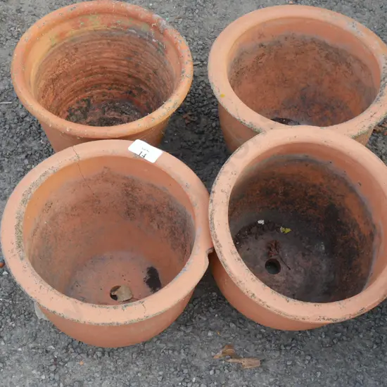 4 terracotta plant pots