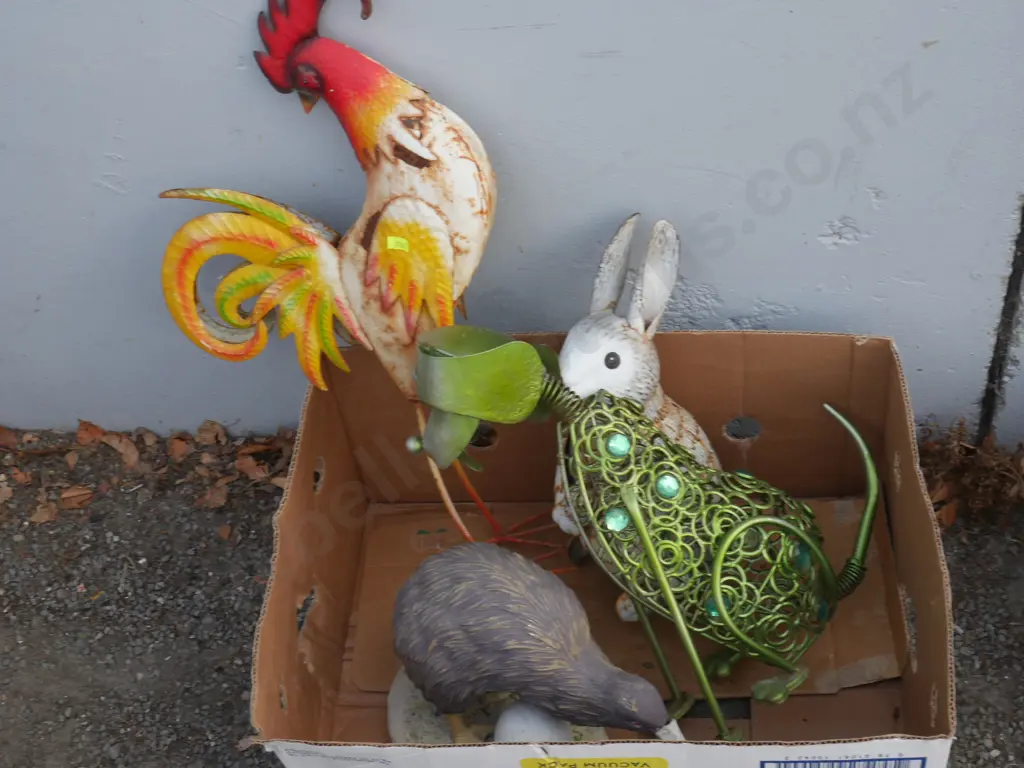 4 animal garden ornaments Image 1++