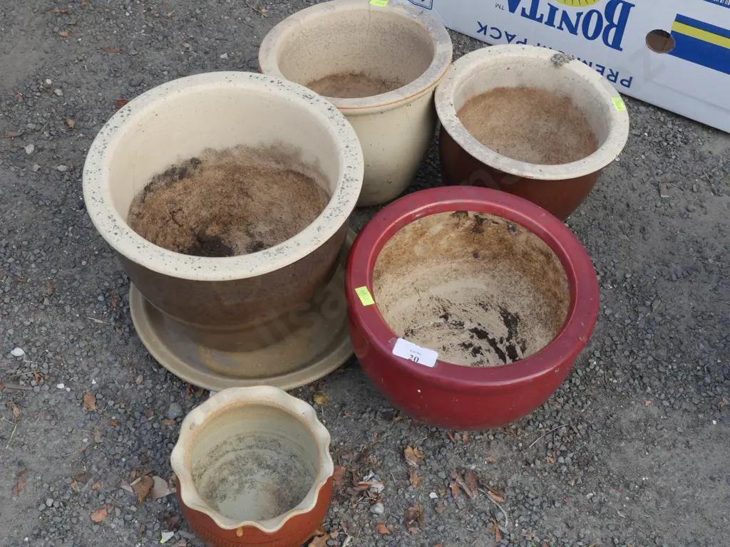 5 assorted plant pots Image 1++