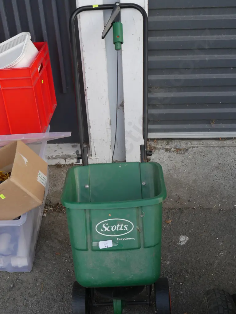 Seed spreader Image 1++