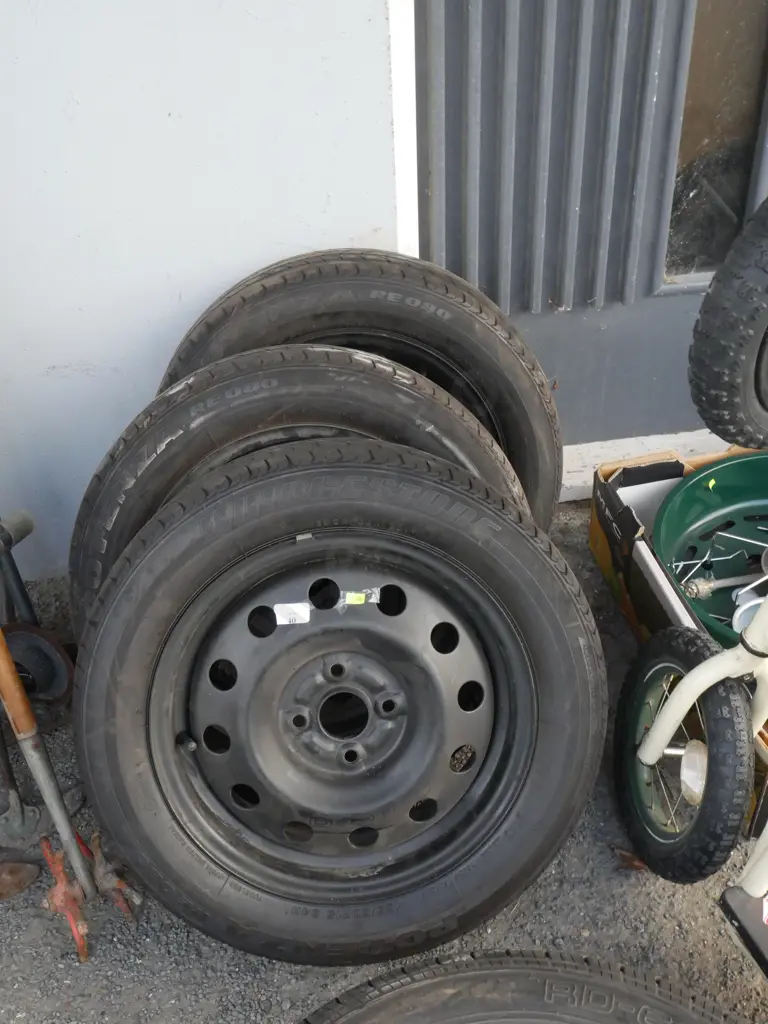 Two tyres Image 1++