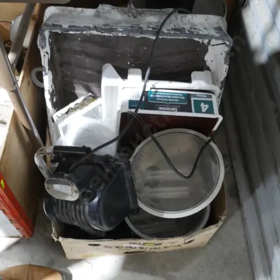 Work lights, paint trays