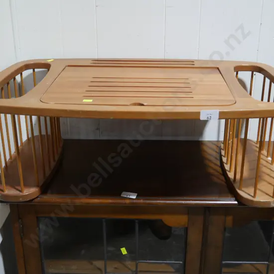 Artist table