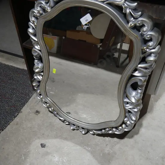 Wall mirror