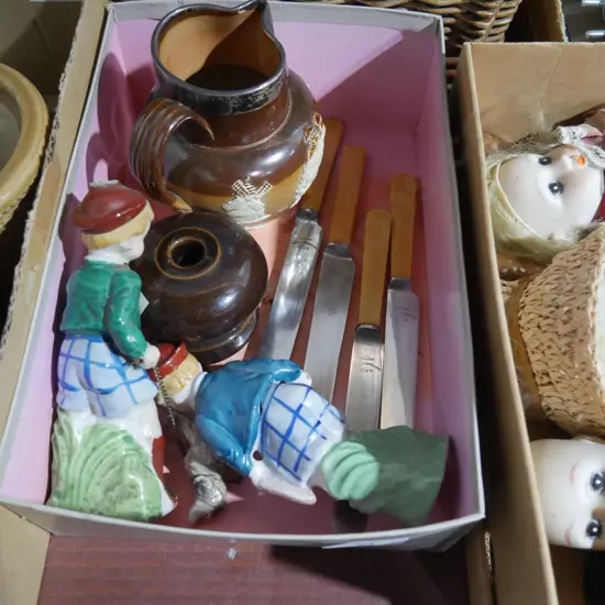 Figurine ornaments, jug, butter knives