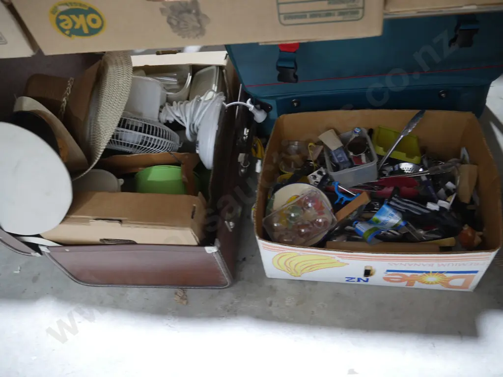 Five boxes of kitchenware etc Image 1++