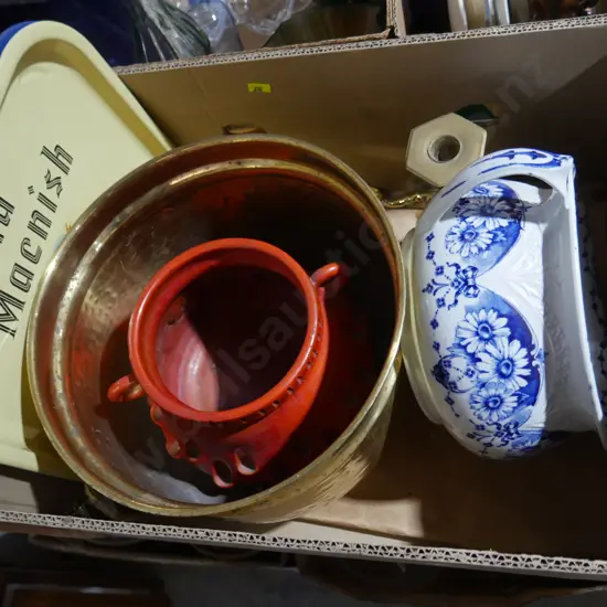 Trays, planters etc