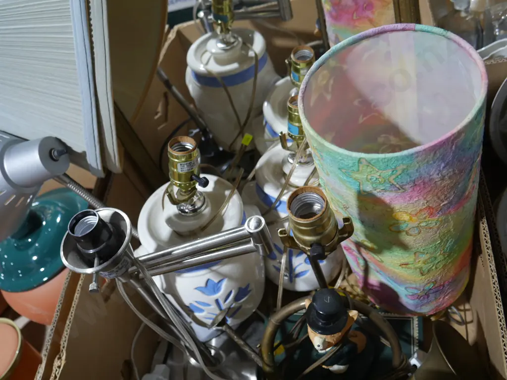 Assorted lamps and mirror Image 1++