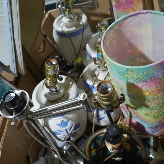 Assorted lamps and mirror