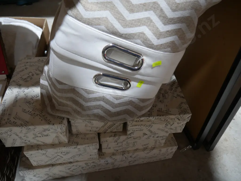 Storage boxes and baskets Image 1++