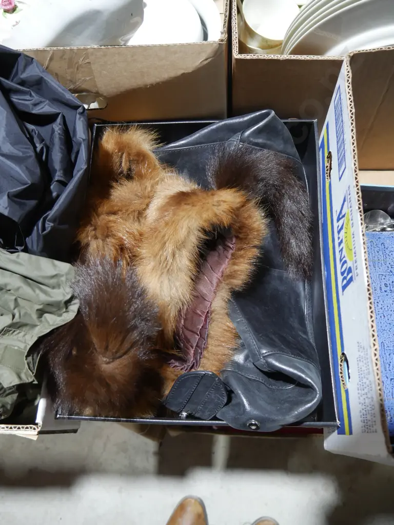 Handbag and fur Image 1++
