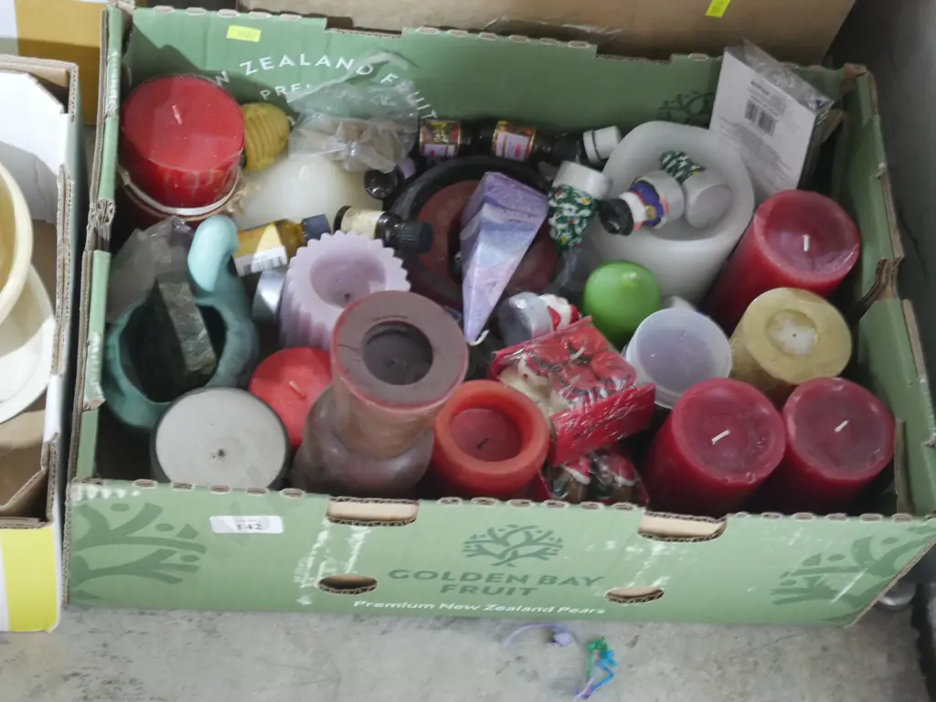 Assorted candles Image 1++