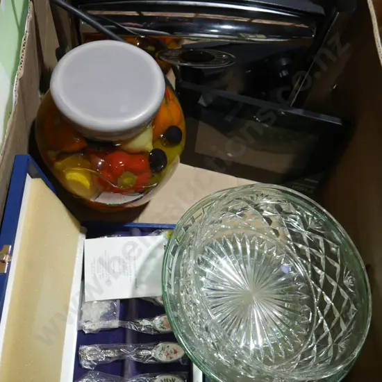 Sandwich press, glassware etc