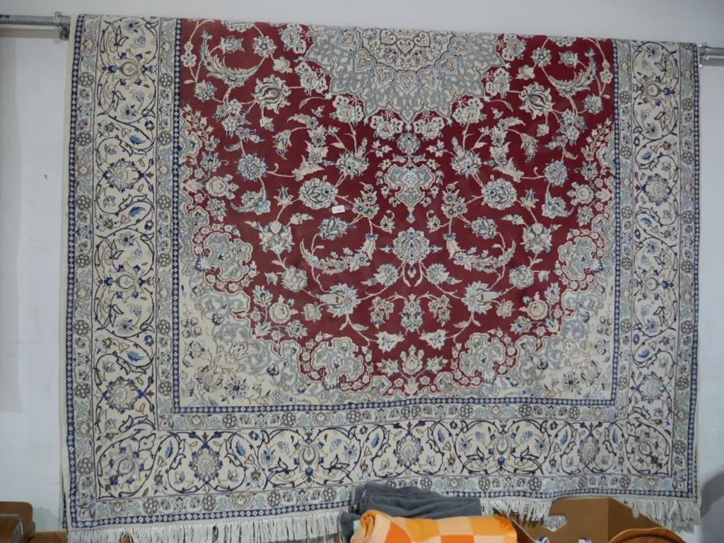 Large hand knotted floor rug Image 1++