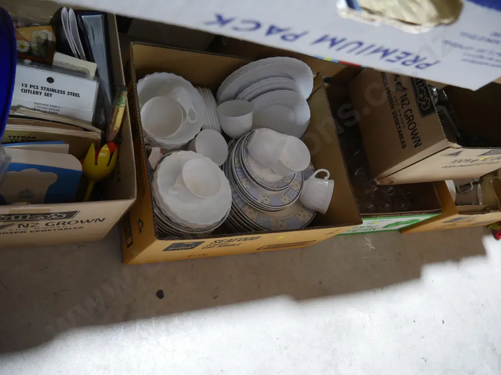 9 boxes of kitchenware etc Image 1++