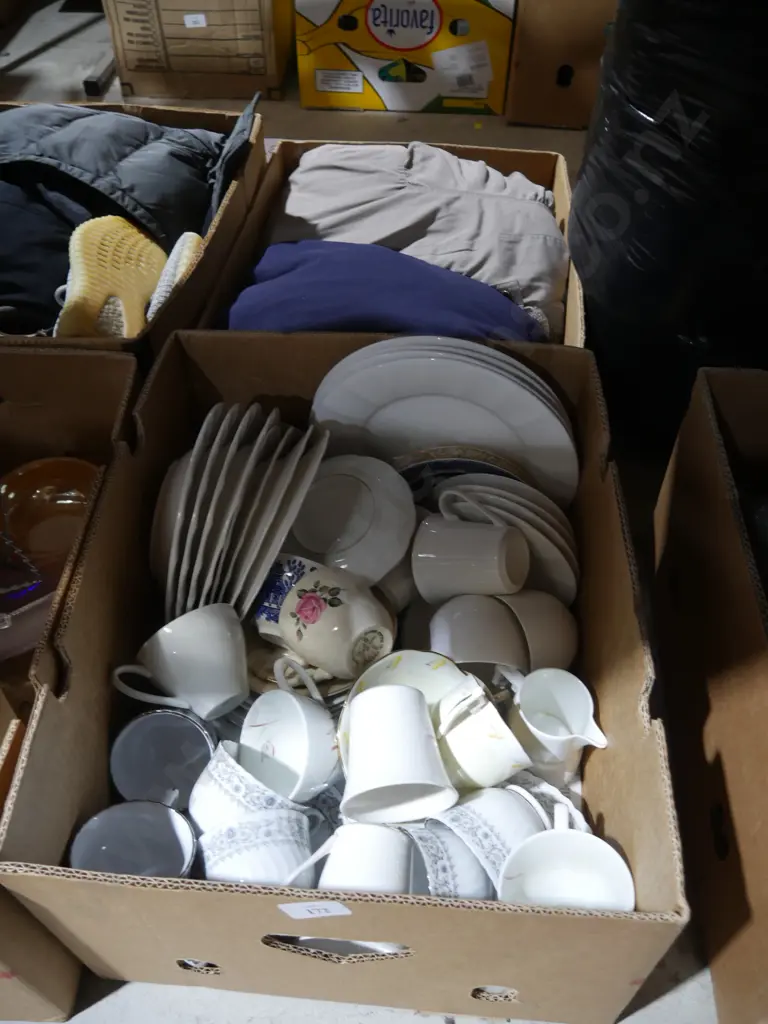 Assorted cups and plates Image 1++