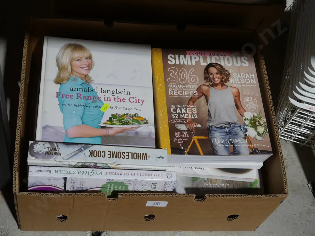 Box of cooking books Image 1++