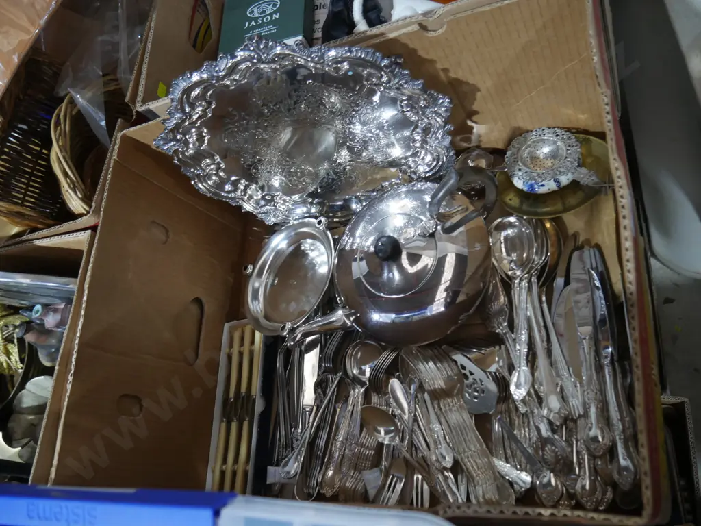 Box of ep ware, cutlery Image 1++