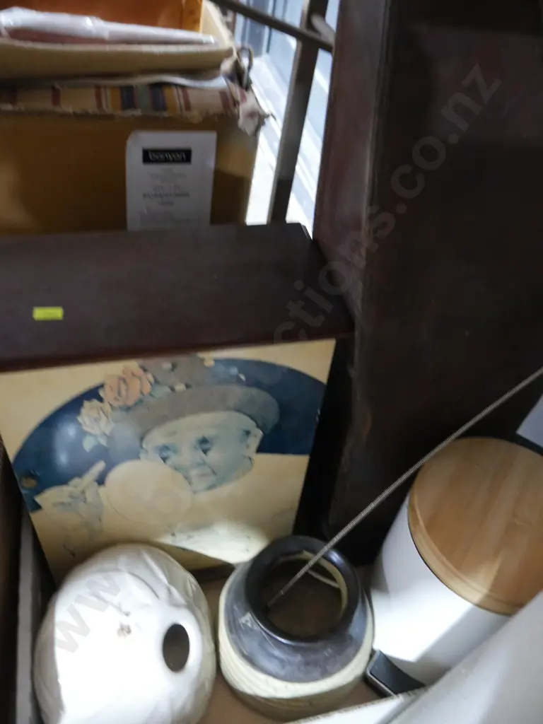 Music jewellery box, vases etc Image 1++