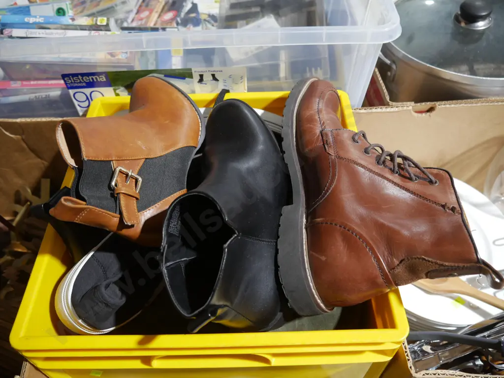 Assorted footwear Image 1++