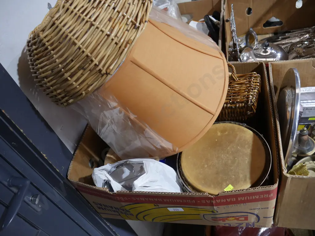 Baskets, bongo drums etc Image 1++