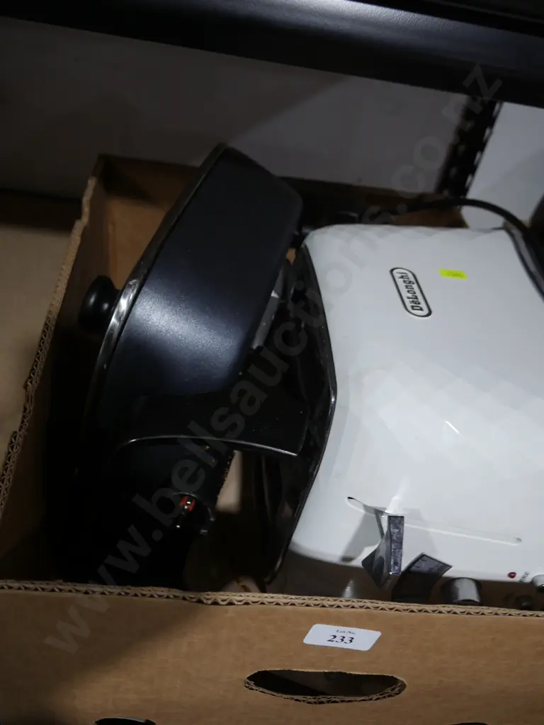 Delonghi toaster and electric fry pan Image 1++