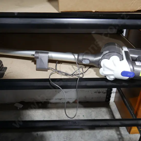 Dyson dc45 stick vac