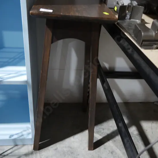 Occasional table