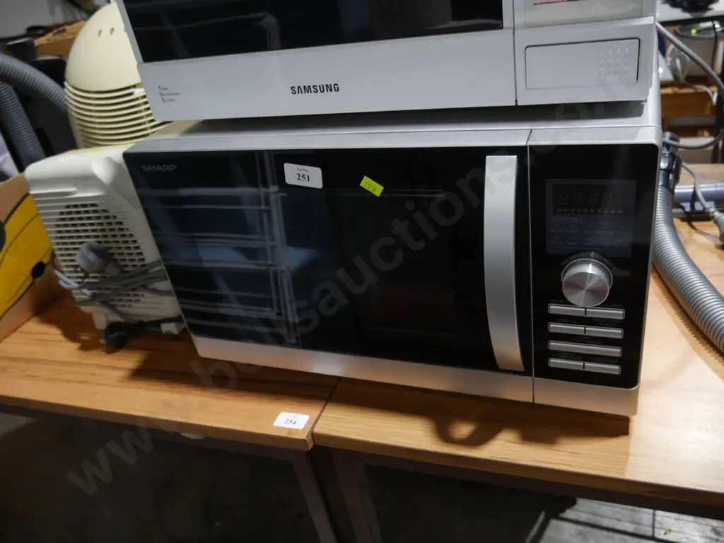 Sharp microwave Image 1++
