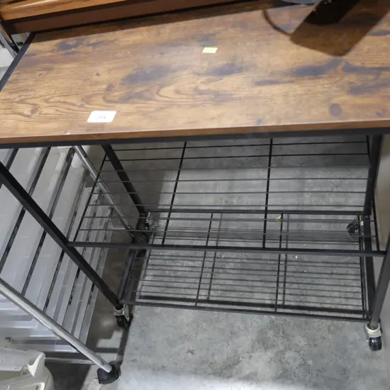 Shelf unit on wheels
