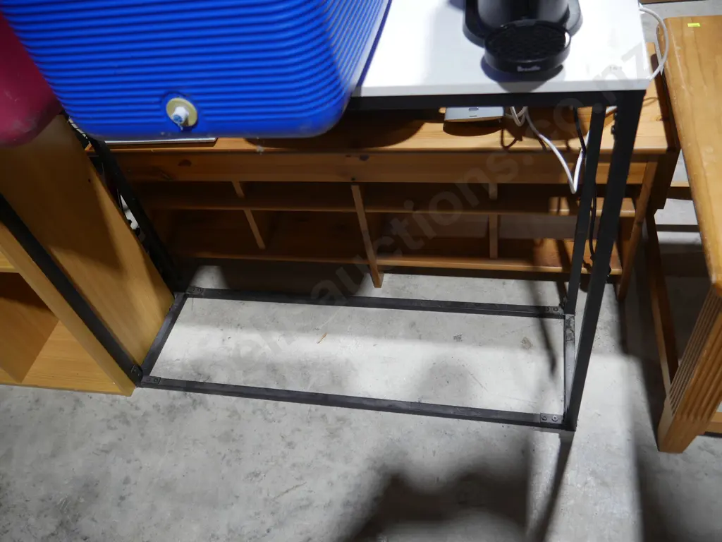 Hall table Image 1++