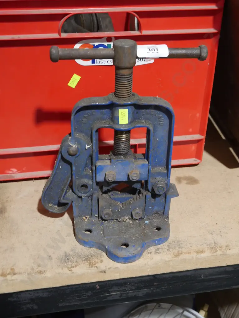 Pipe vice Image 1++