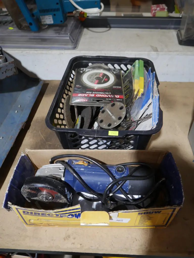 Angle grinder and discs Image 1++