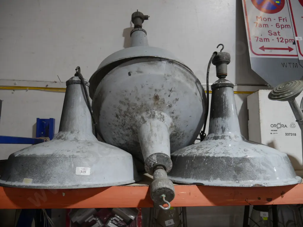 4 industrial lights Image 1++