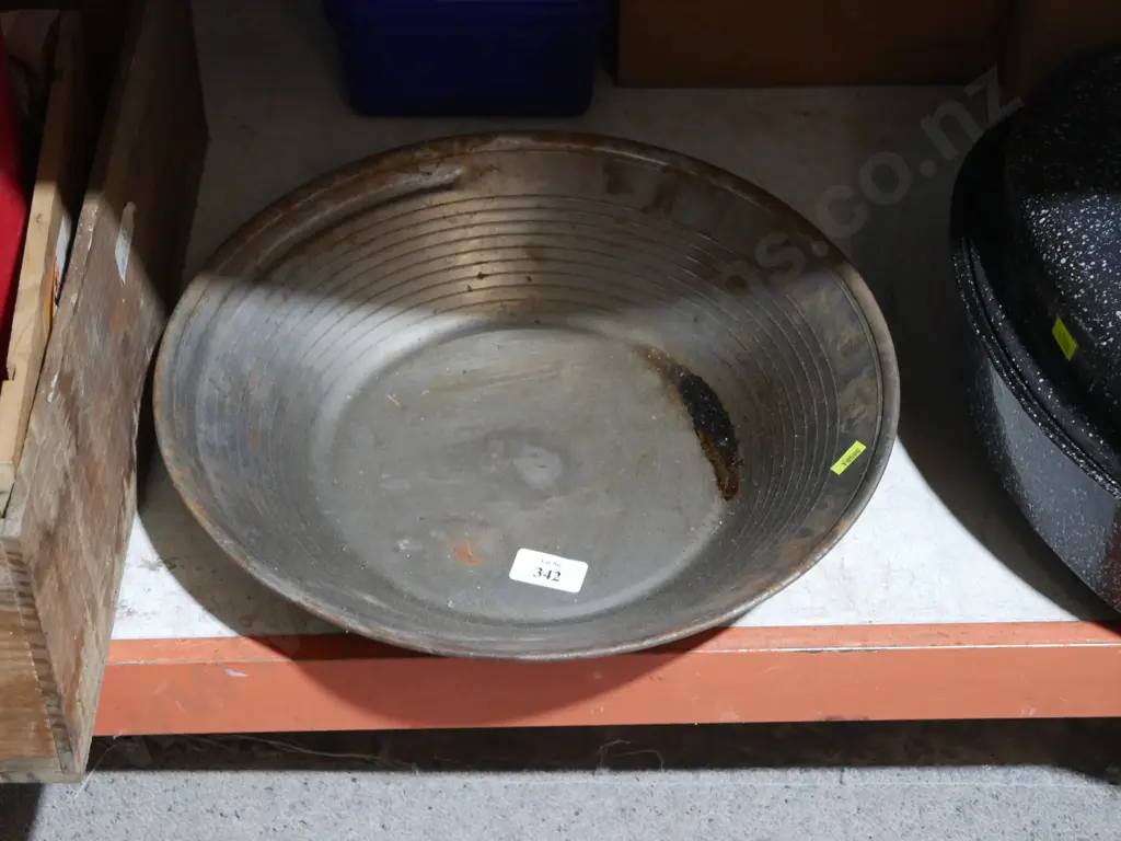 Gold pan Image 1++