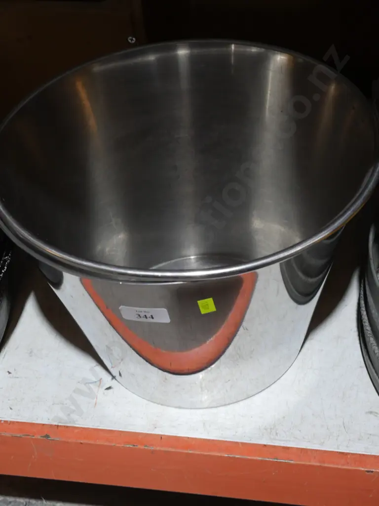 Stainless steel bucket Image 1++