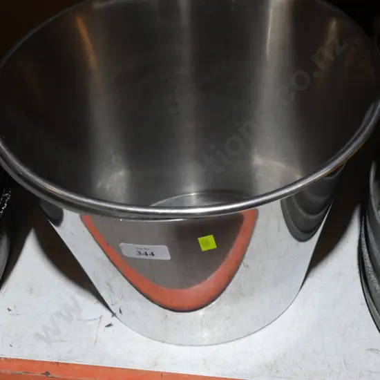 Stainless steel bucket