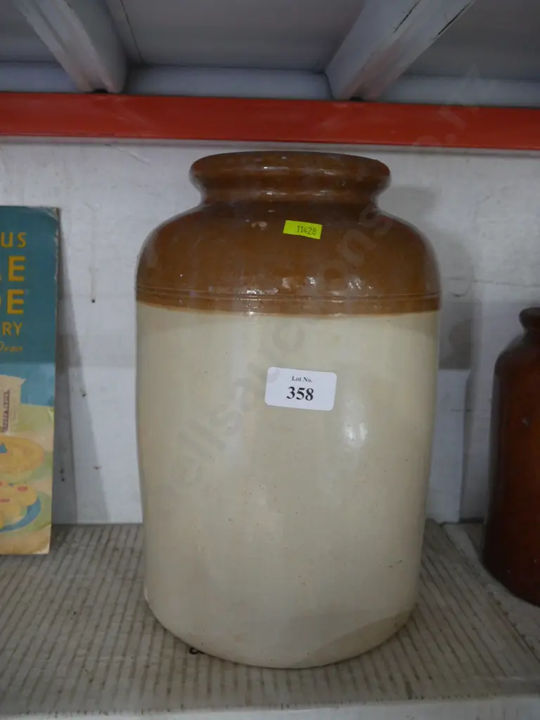 Stone jar Image 1++