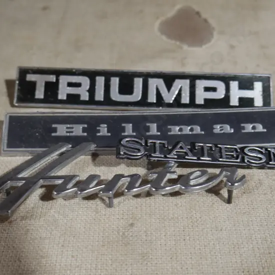 Assorted car badges