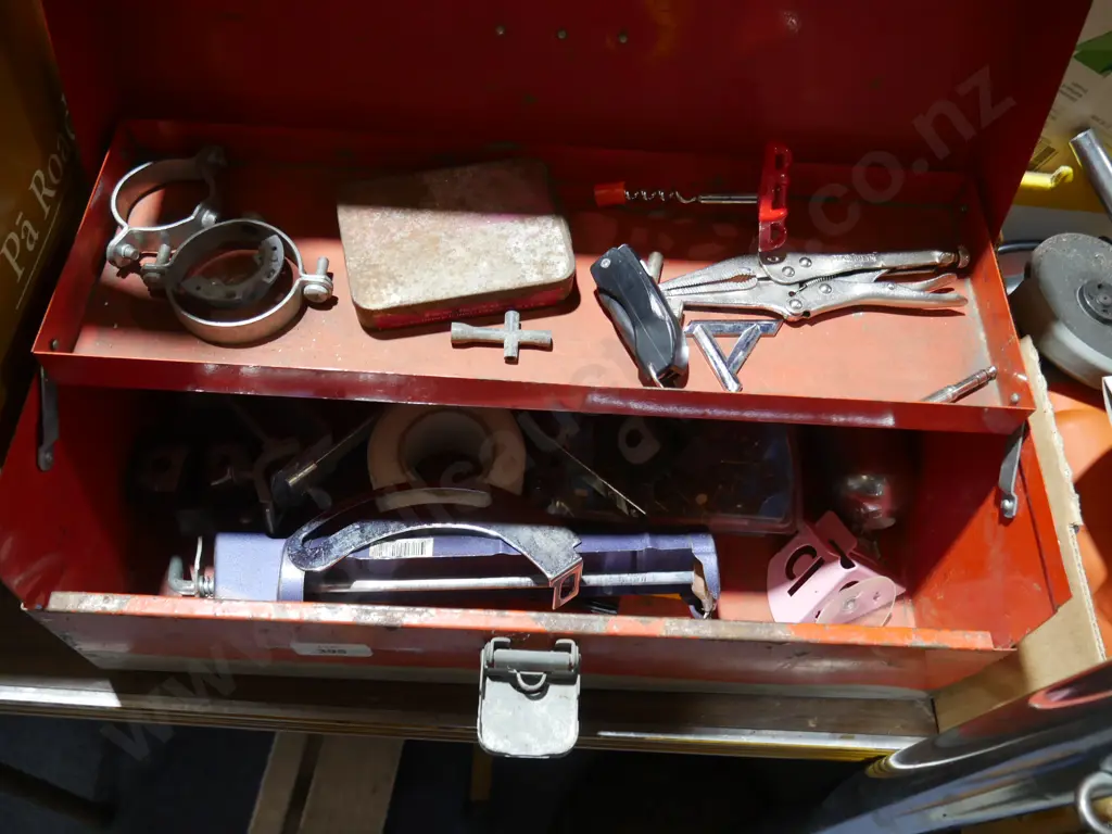 Toolbox and contents Image 1++
