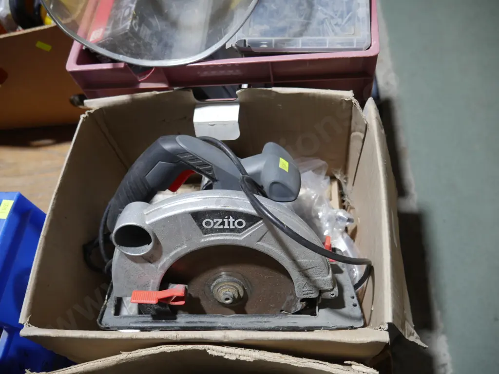 Ozito circular saw Image 1++