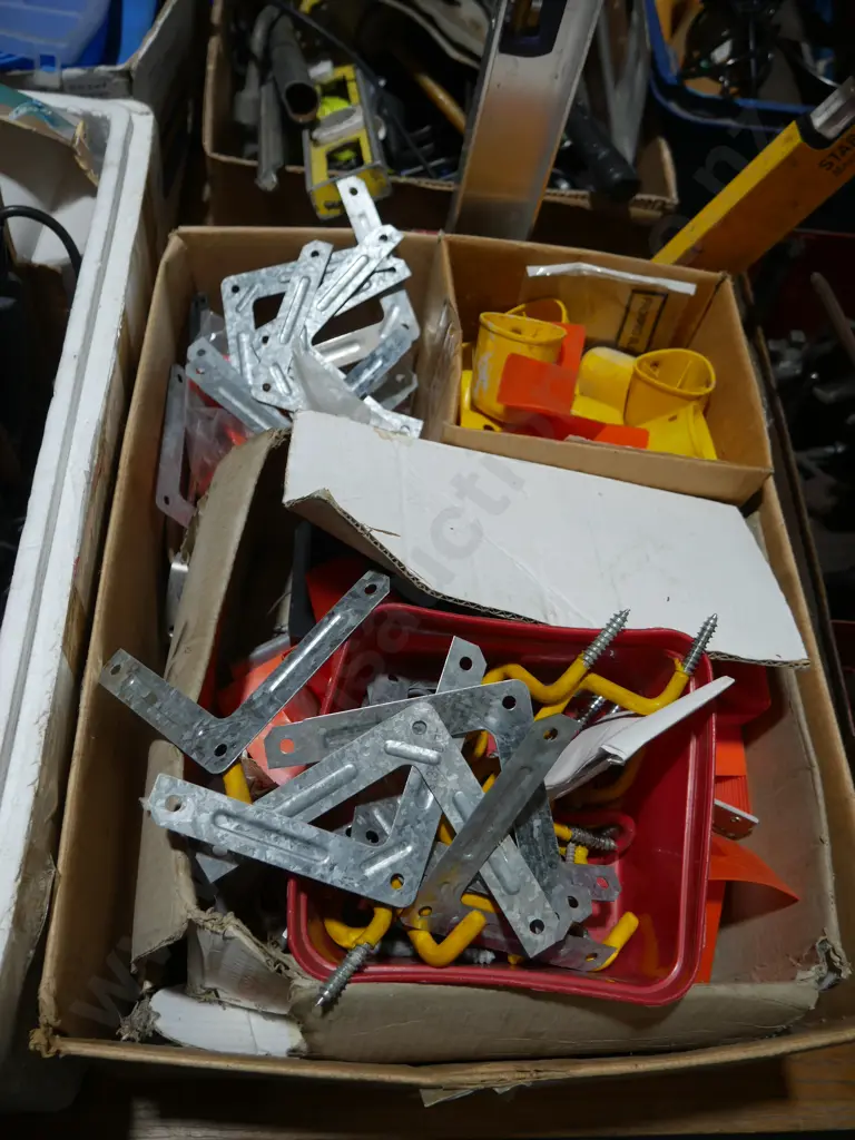Spouting brackets etc Image 1++