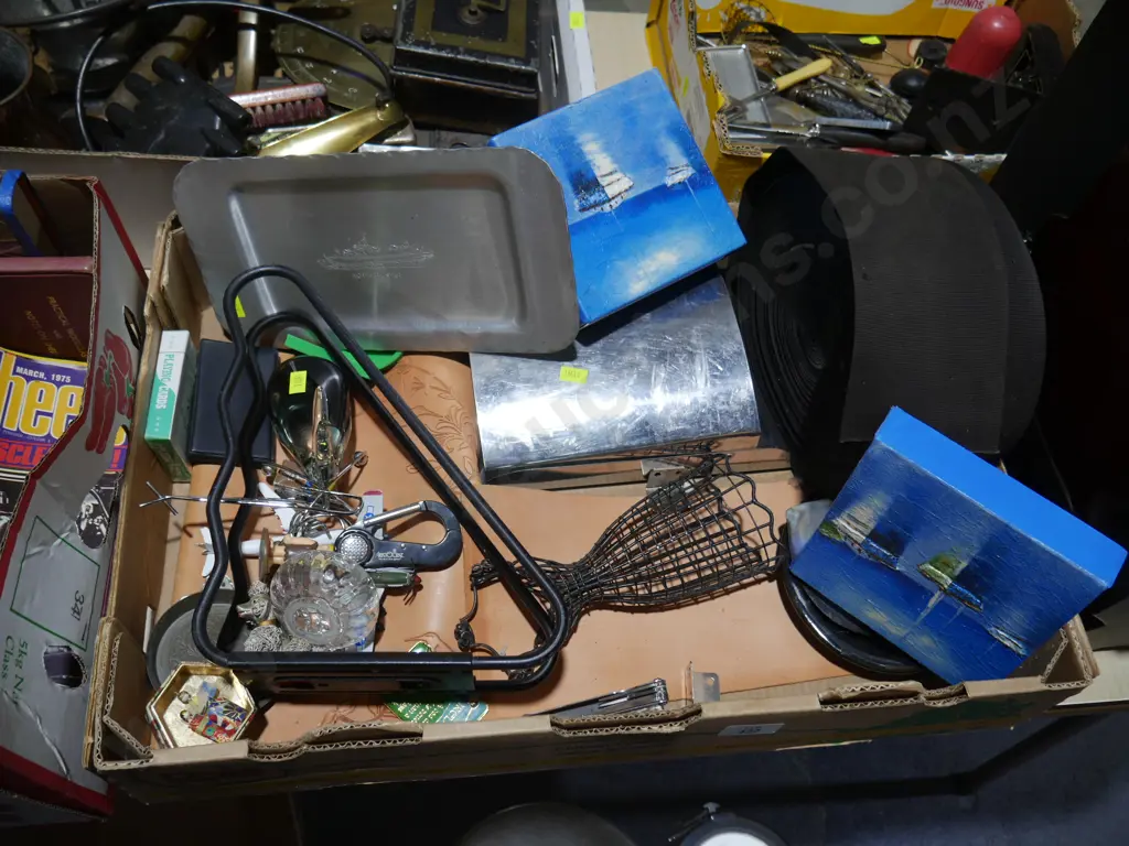 Trays  planes pictures etc Image 1++