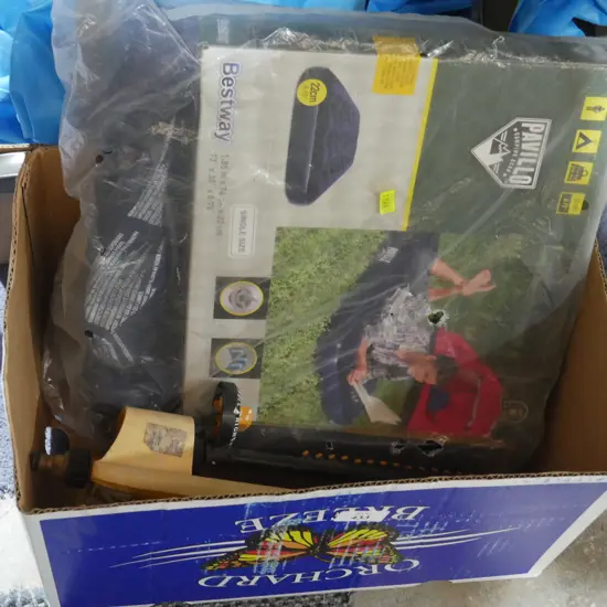 Single airbed and sprinkler